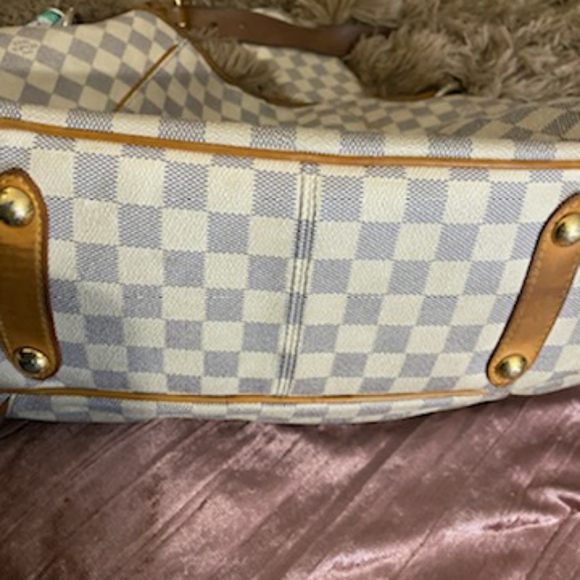 Purse - Picture 4 of 8